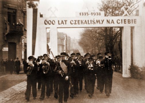 Zgromadzenie robotnicze w stolicy wita braci zza Olzy (1938)